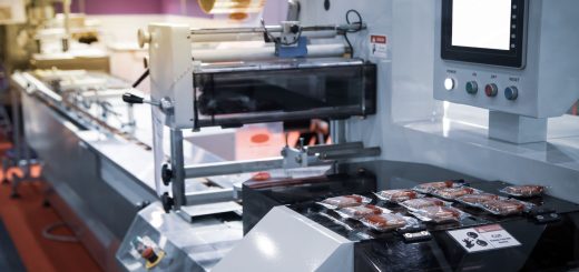 Maszyny flow pack od Tarpak.pl – Jak zwiększyć wydajność produkcji